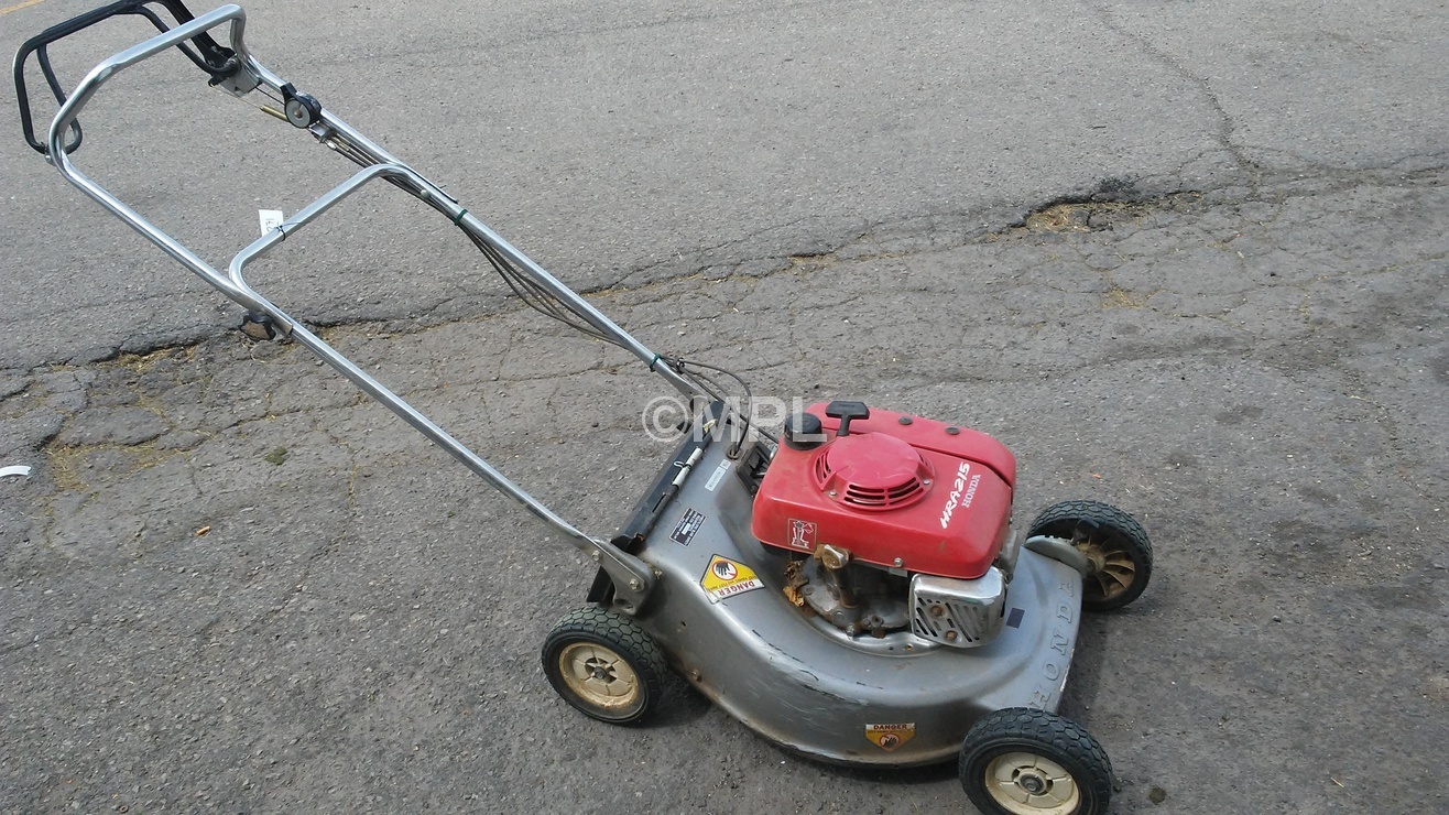 honda HRA215-BF lawn mower