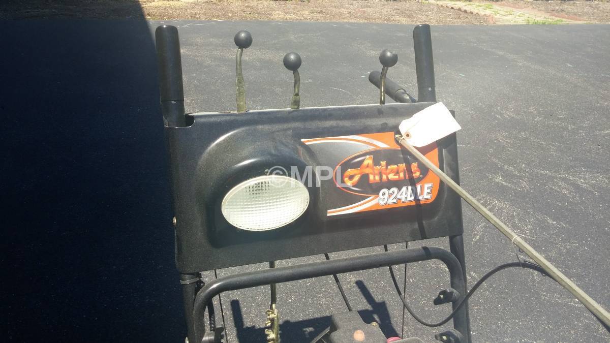 Ariens 924DLE Blower