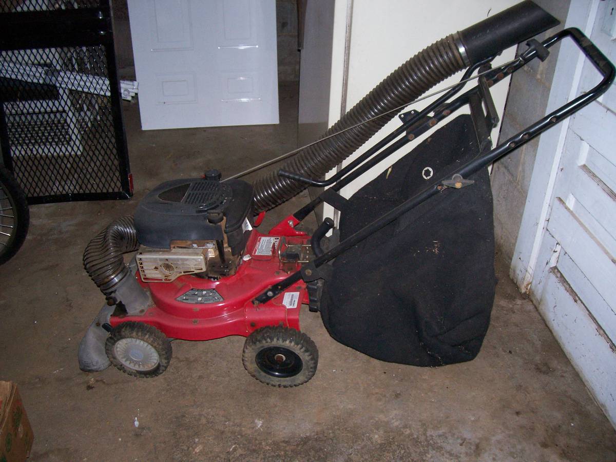 Troy Bilt CSVO65 Yard Vac