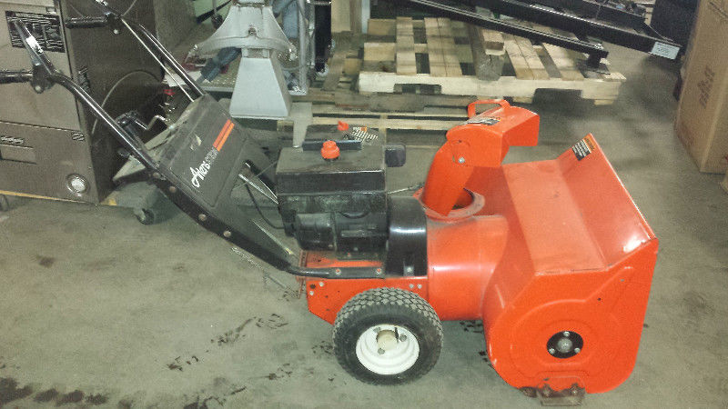Ariens ST524 Snow Blower