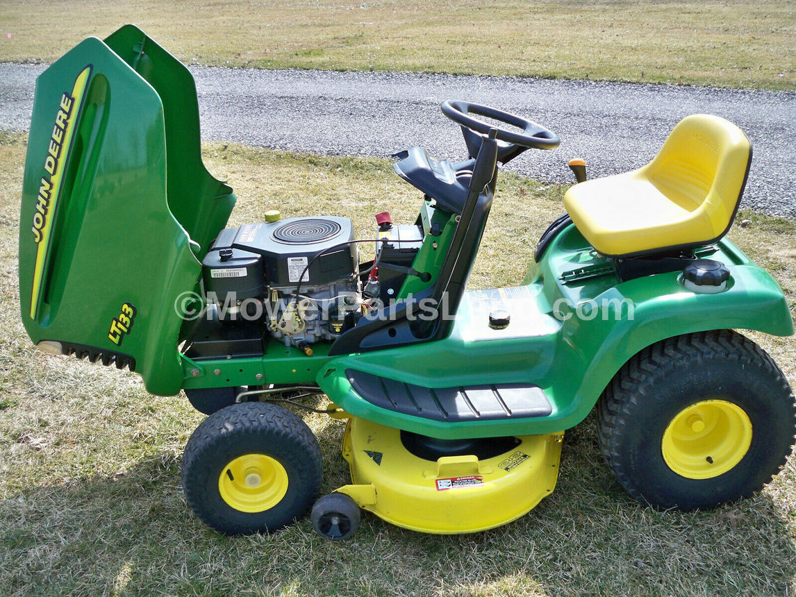 john deere lt133 lawn tractor